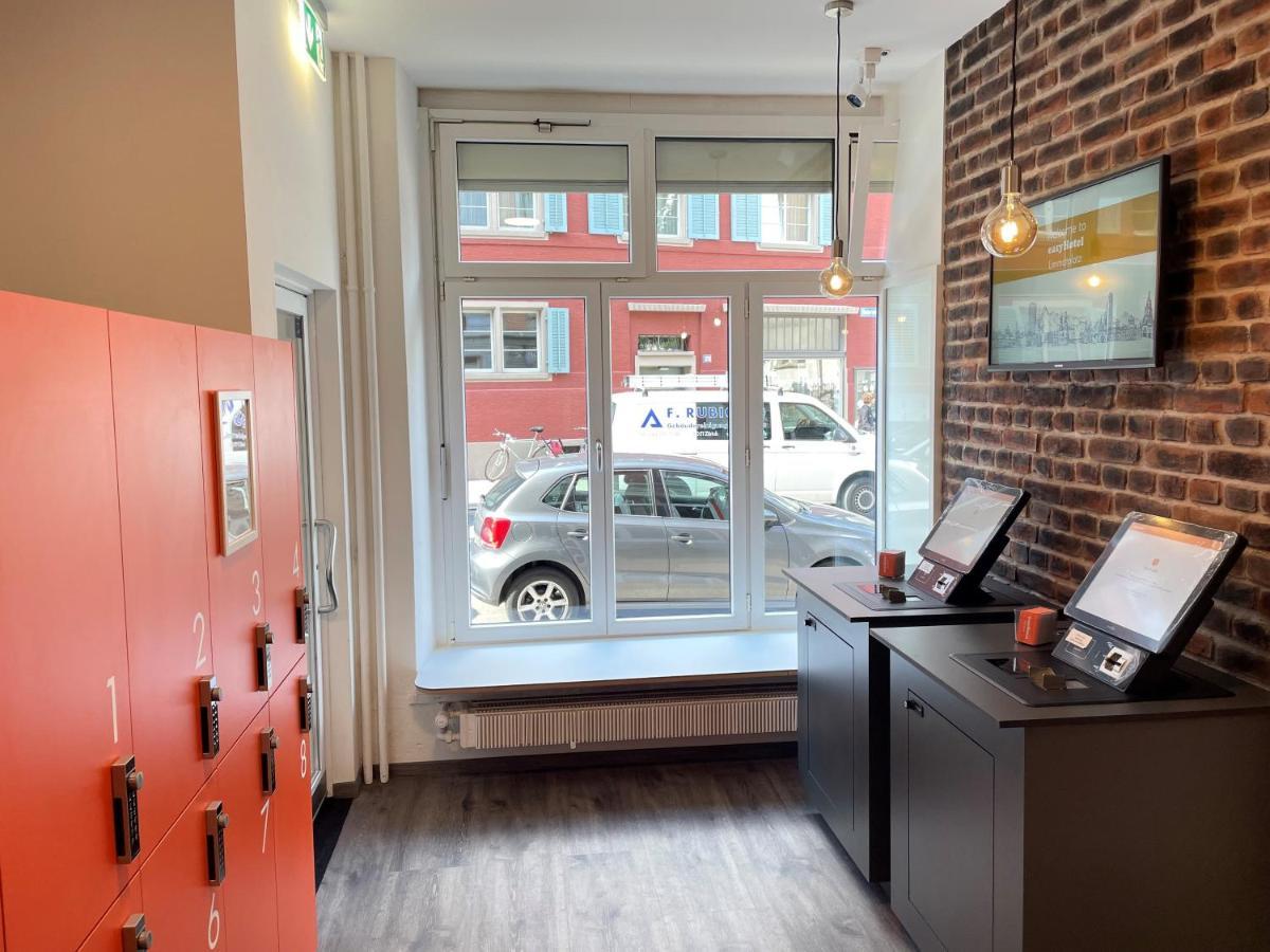 Easyhotel Zuerich Limmatplatz Zurique Exterior foto