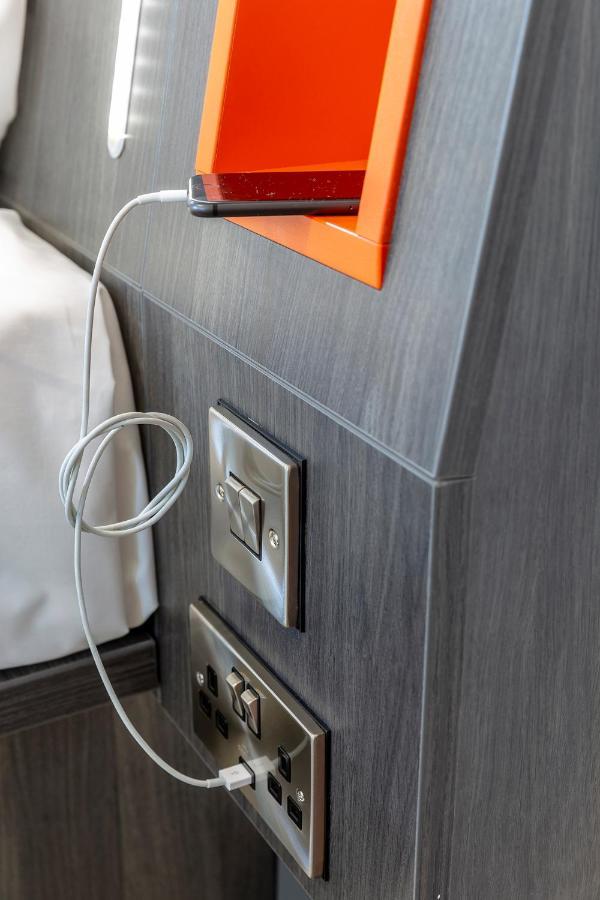 Easyhotel Zuerich Limmatplatz Zurique Exterior foto
