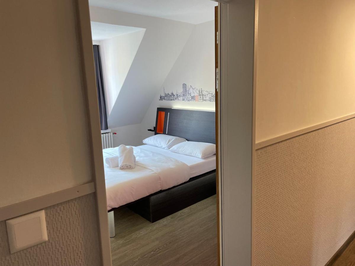 Easyhotel Zuerich Limmatplatz Zurique Exterior foto
